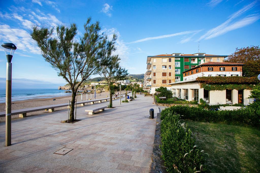 Arimune Hotel *